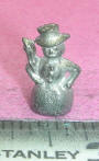 DD31-B Snow Man w/Hat & Broom