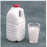 FA11104 Half Gallon Milk w/glass